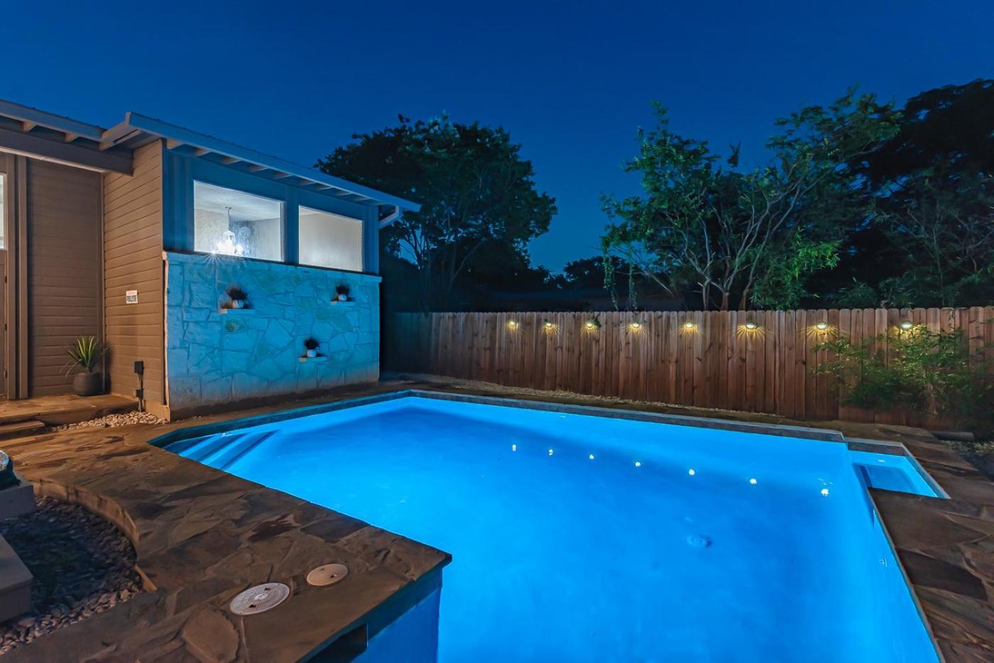 Serene Pool & Firepit In Stunning Home By Airport San Antonio Ngoại thất bức ảnh